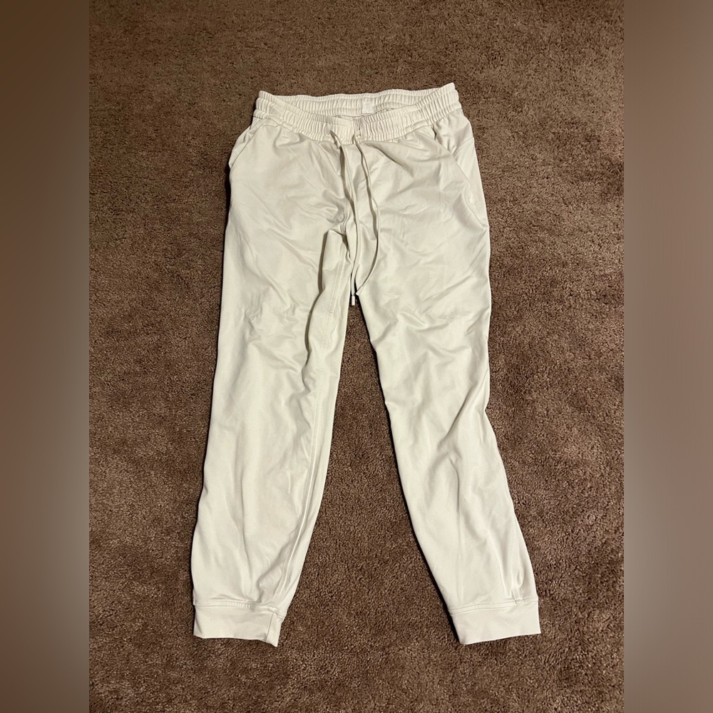 Lululemon size 6 joggers